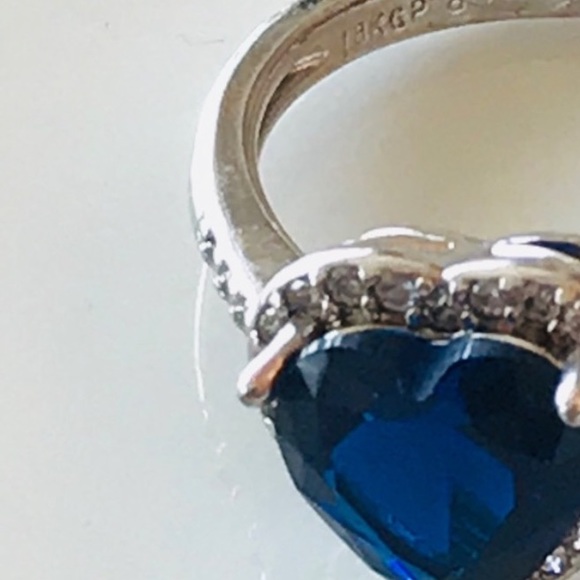 NEW⚜️ESTATE 18K gp heart  Crystal Ring - Picture 8 of 13